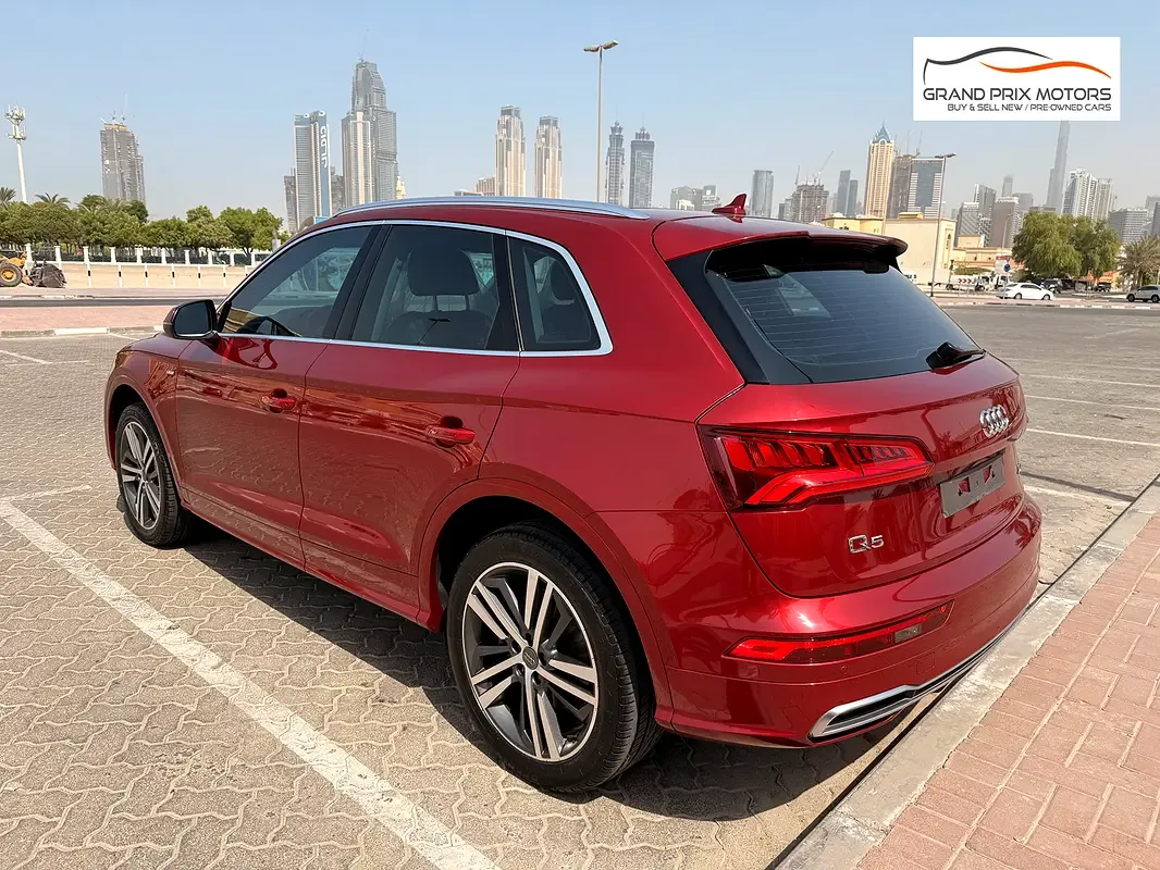 Audi Q5 45 TFSI S tronic quattro (249 hp) - 6