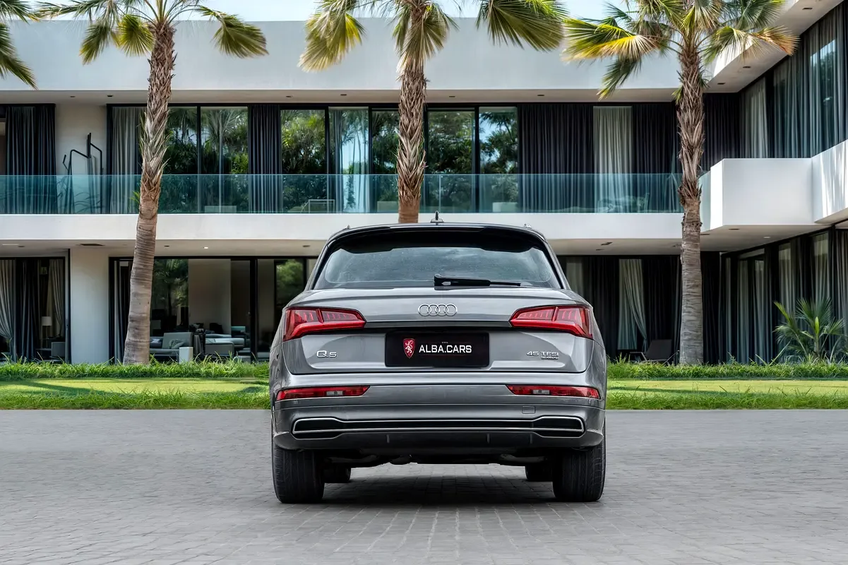 Audi Q5 45 TFSI S tronic quattro (249 حصان) - 5