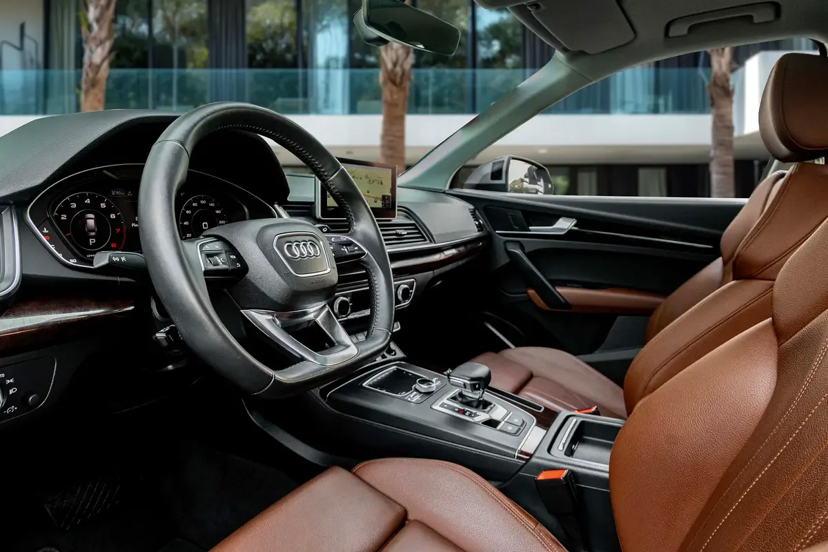 Audi Q5 45 TFSI S tronic quattro (249 حصان) - 9