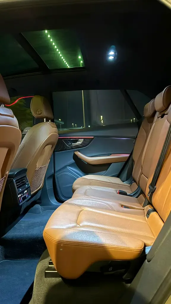 Audi Q8 55 TFSI Tiptronic quattro (340 hp) - 11