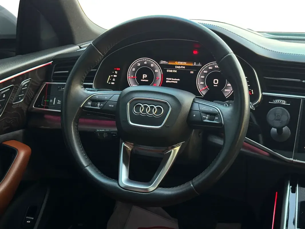 Audi Q8 55 TFSI Tiptronic quattro (340 حصان) - 11