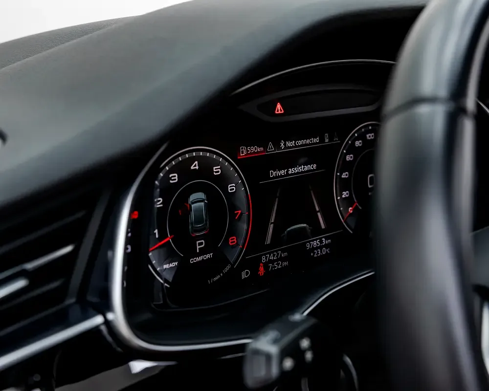 Audi Q8 55 TFSI Tiptronic quattro (340 hp) - 12