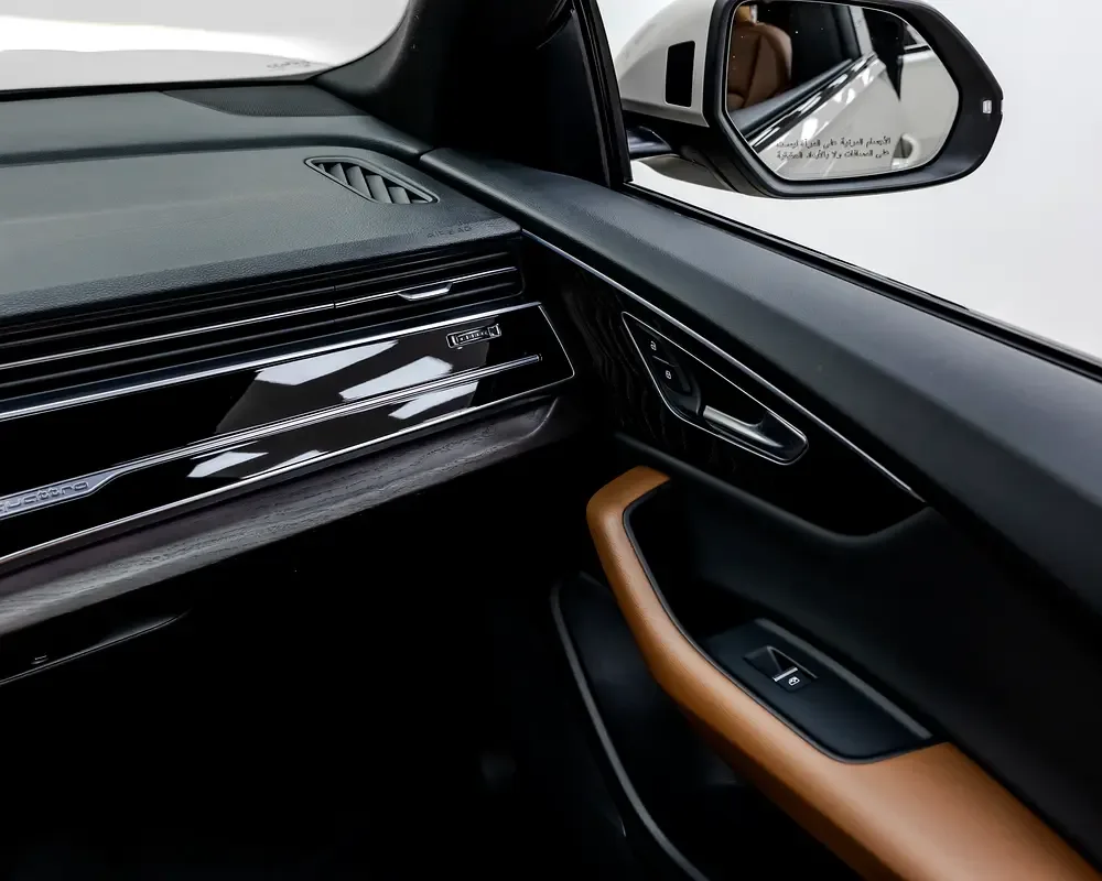 Audi Q8 55 TFSI Tiptronic quattro (340 hp) - 15