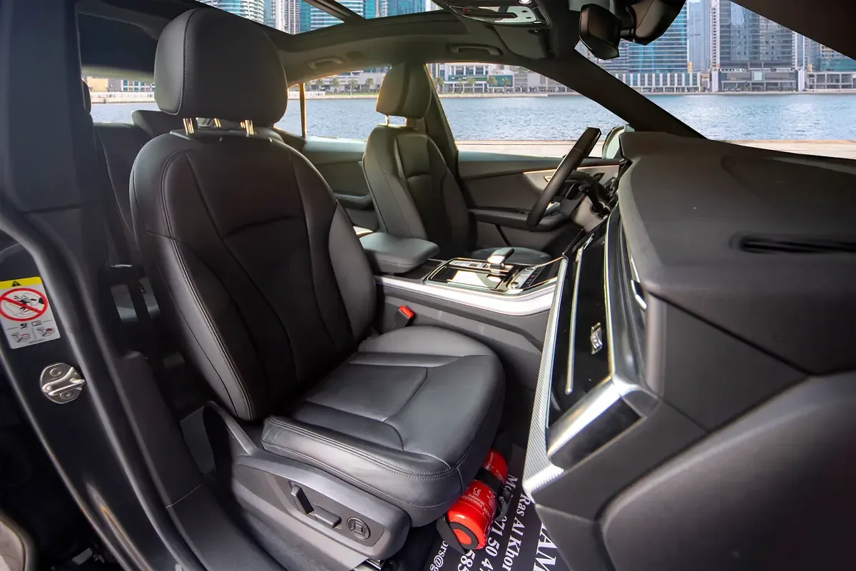 Audi Q8 55 TFSI Tiptronic quattro (340 hp) - 14