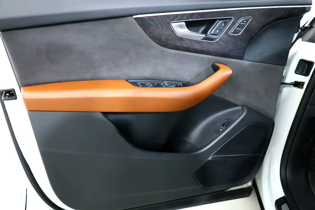 Audi Q8 55 TFSI Tiptronic quattro (340 حصان) - 8