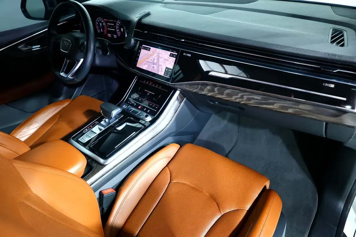 Audi Q8 55 TFSI Tiptronic quattro (340 حصان) - 13