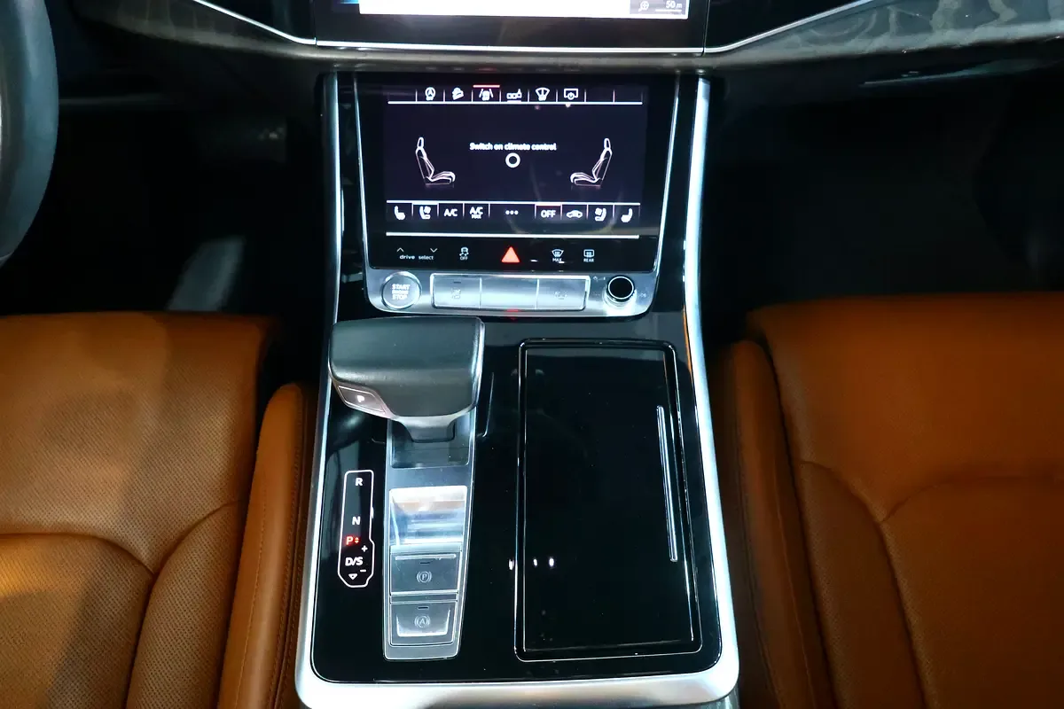 Audi Q8 55 TFSI Tiptronic quattro (340 حصان) - 17