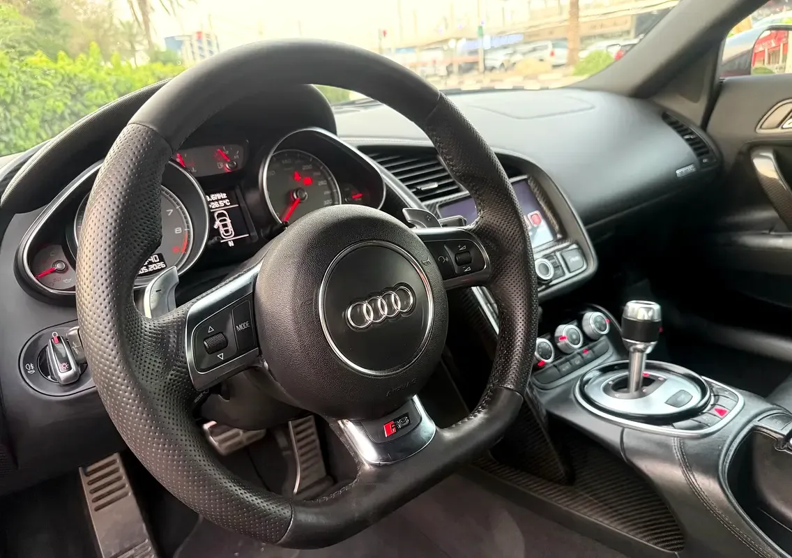 Audi R8 4.2 FSI S tronic quattro (430 hp) - 12