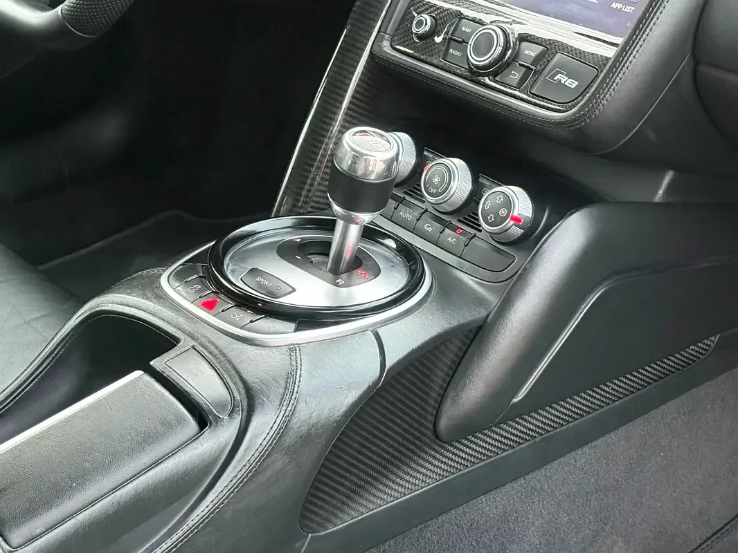 Audi R8 4.2 FSI S tronic quattro (430 hp) - 13