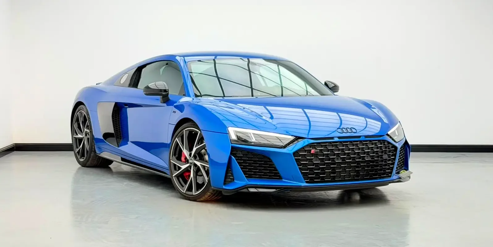 Audi R8 5.2 AMT (540 حصان) - 3