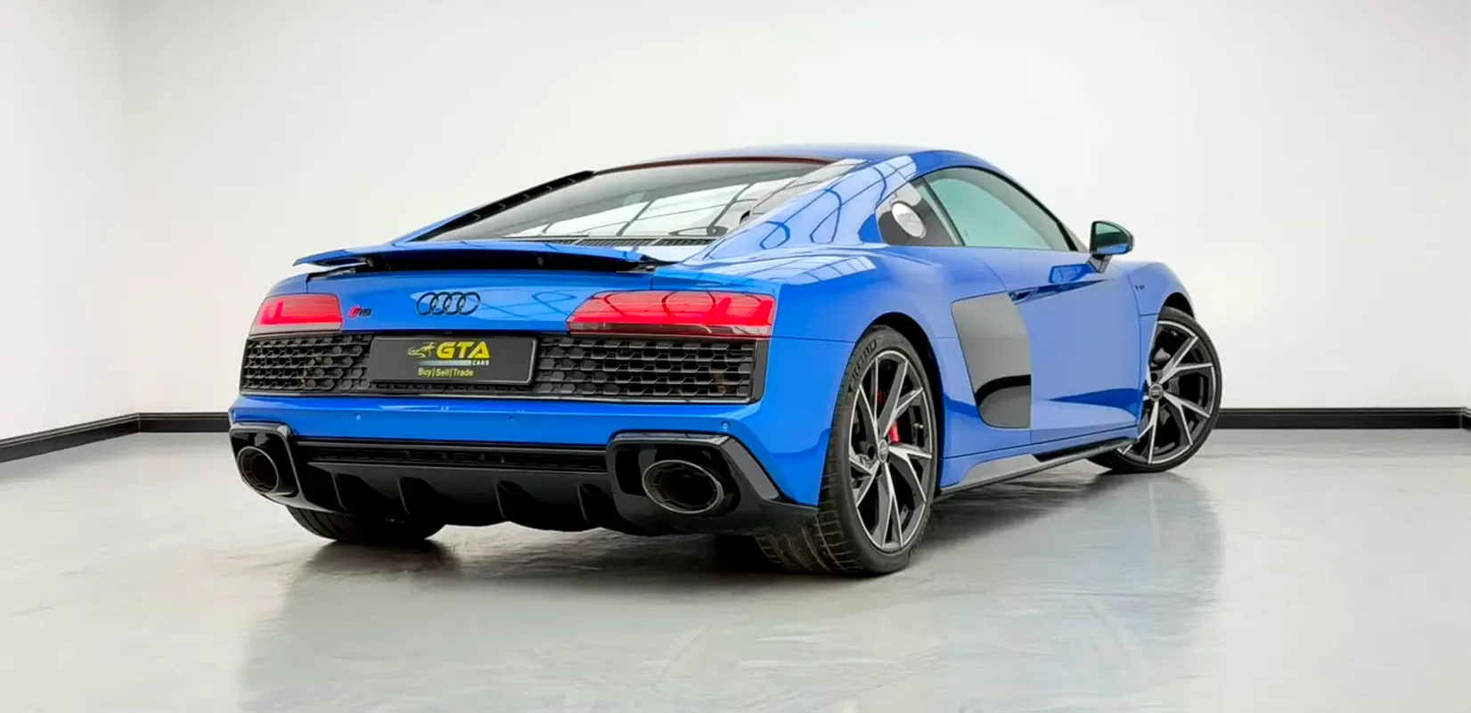 Audi R8 5.2 AMT (540 حصان) - 4