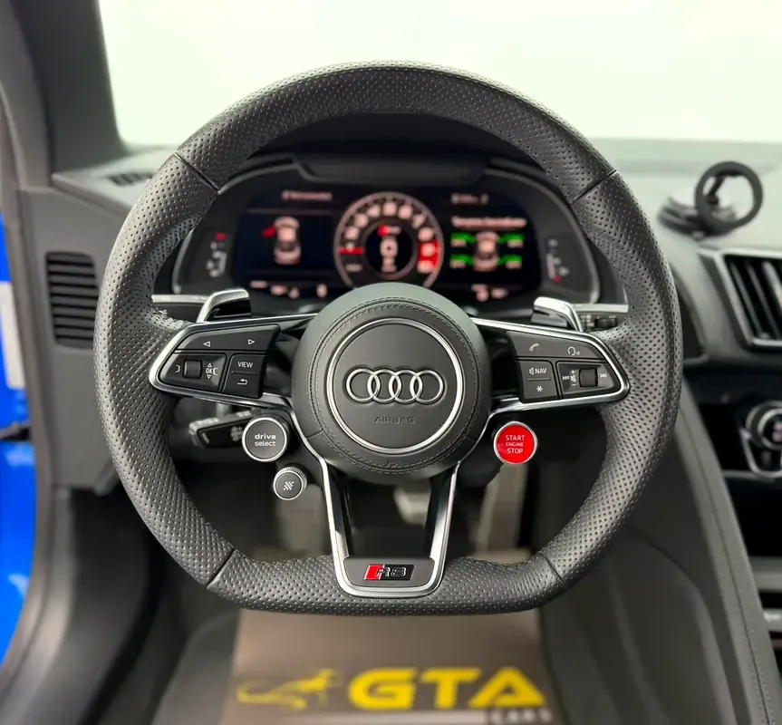 Audi R8 5.2 AMT (540 حصان) - 7