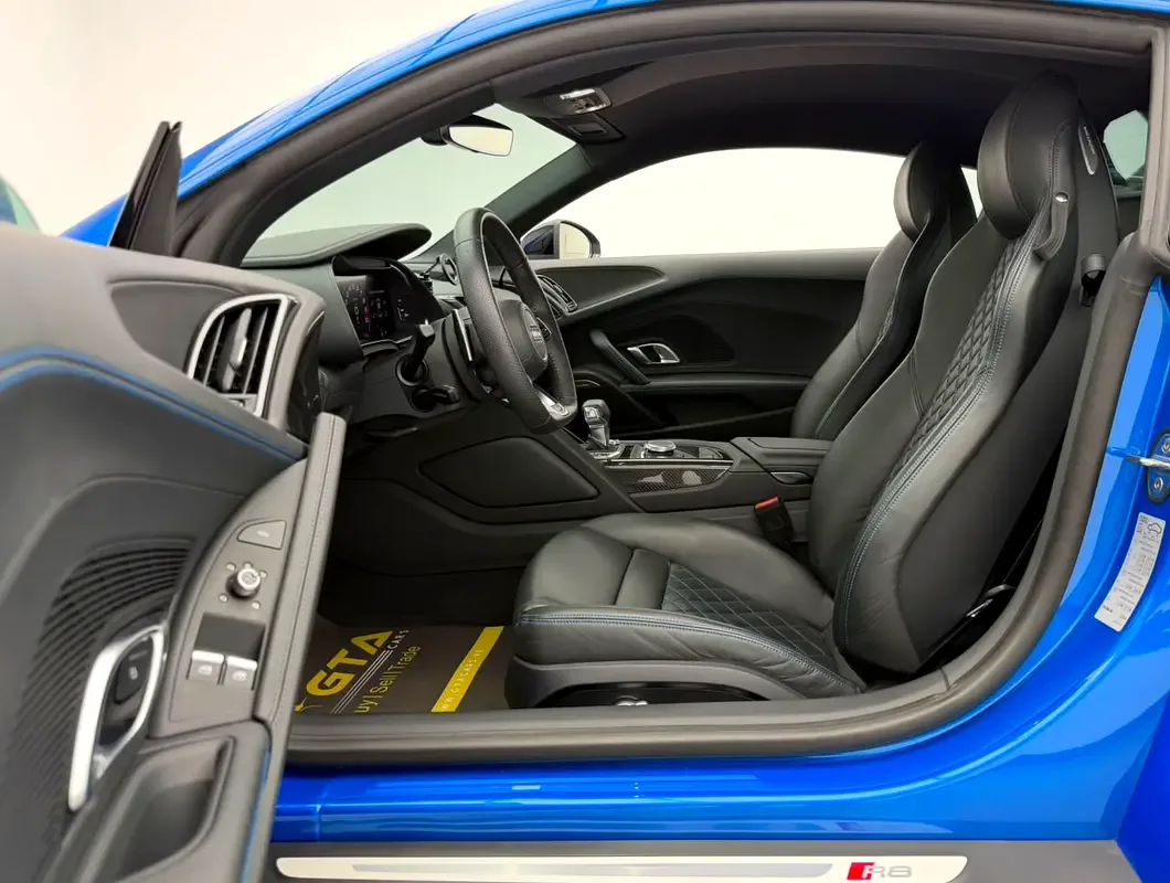 Audi R8 5.2 AMT (540 حصان) - 12