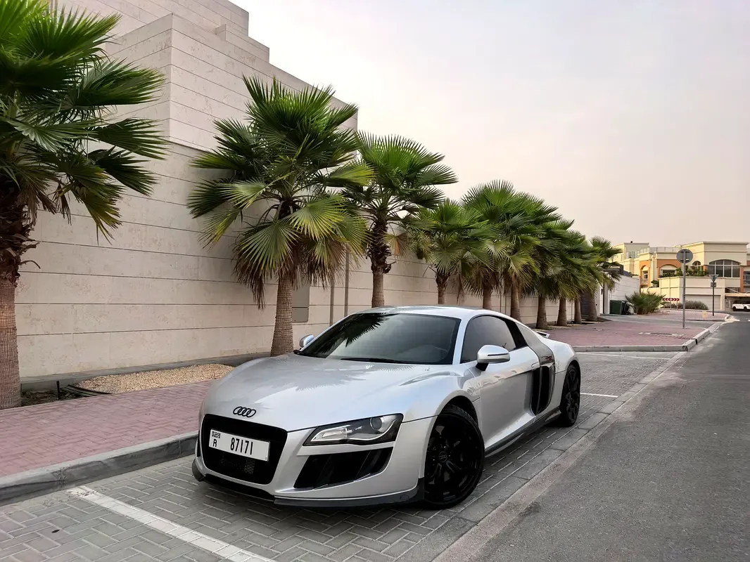 Audi R8 5.2 FSI quattro R tronic (525 hp)