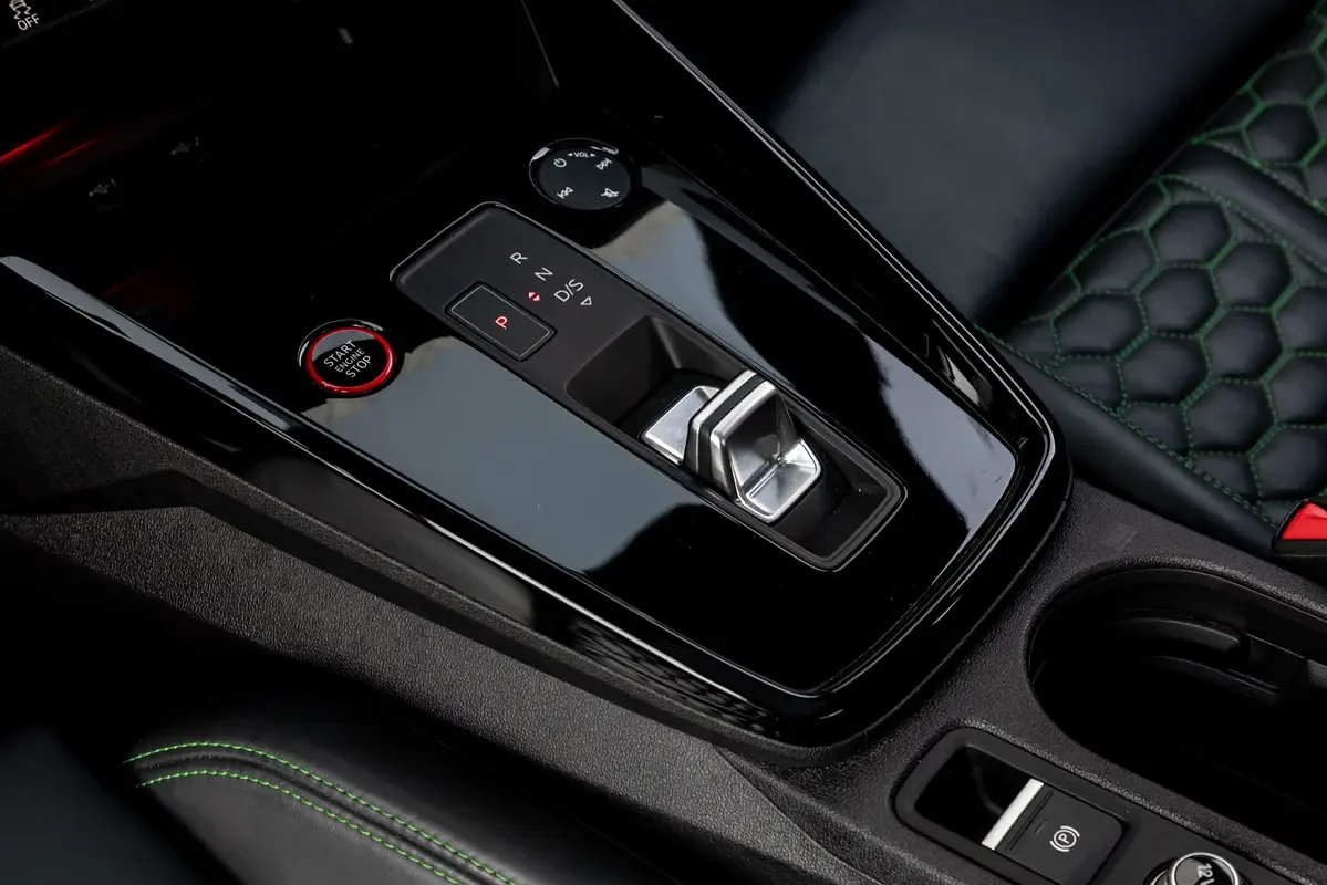 Audi RS 3 2.5 AMT 4WD (400 hp) - 10