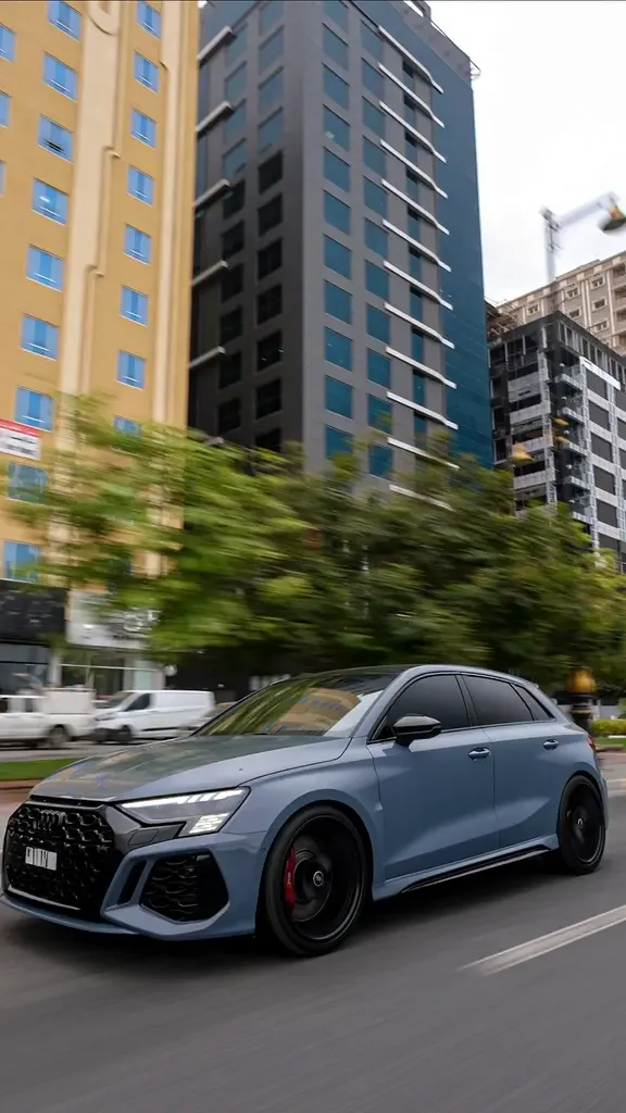 Audi RS 3 2.5 AMT 4WD (400 حصان) - 2