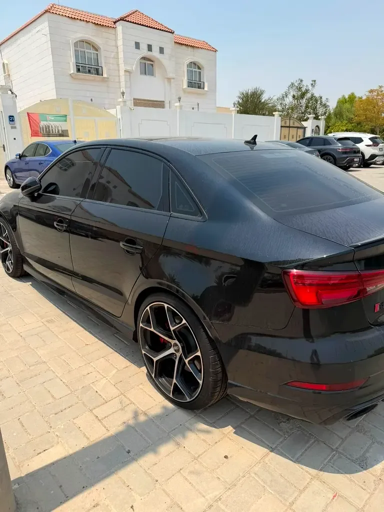 Audi RS 3 2.5 AMT 4WD (400 hp) - 2