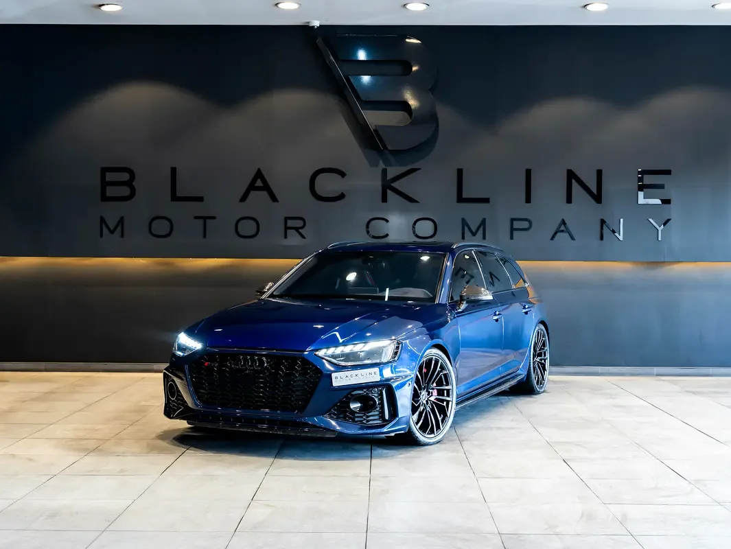 Audi RS 4 2.9 AT 4WD (450 hp)