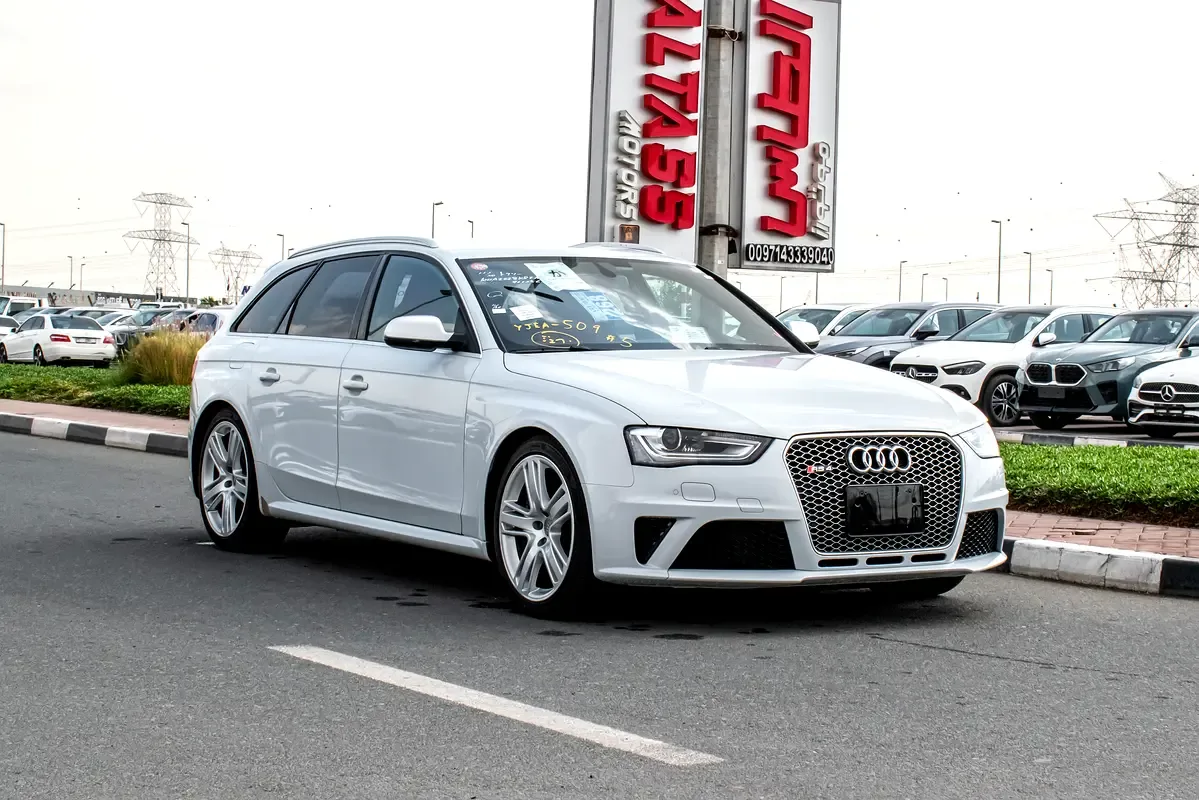 Audi RS 4 4.2 AMT AWD (450 hp)