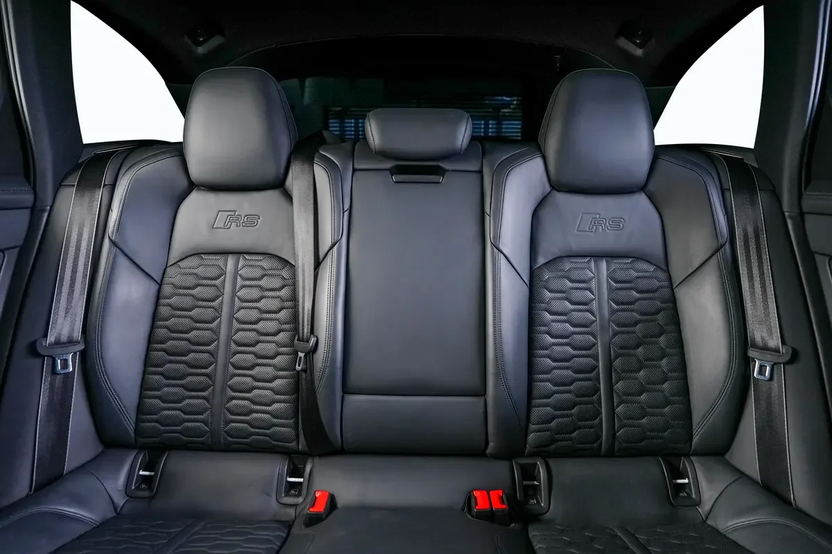 Audi RS 6 V8 4.0 Tiptronic AT (612 حصان) - 18