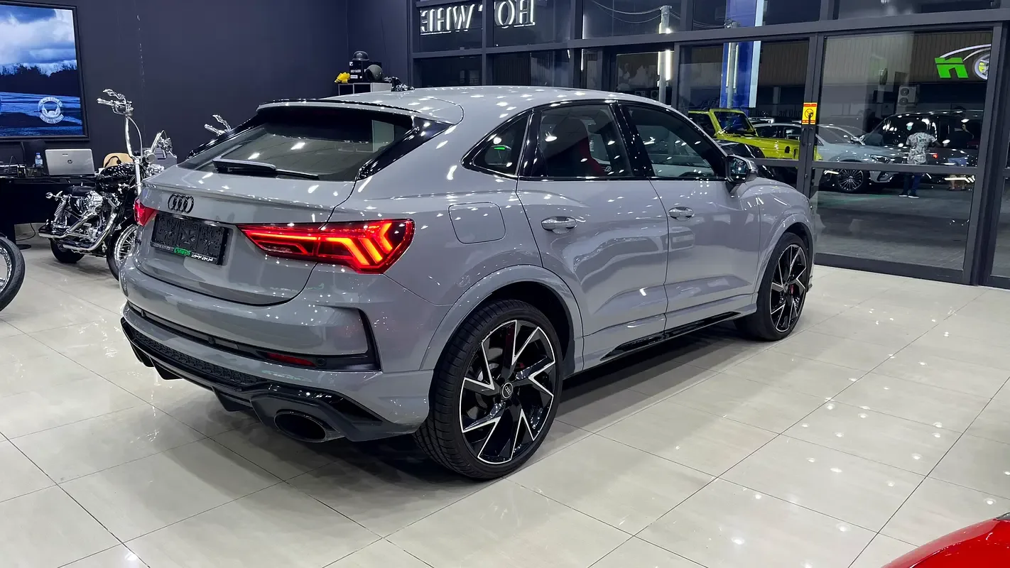 Audi RS Q3 2.5 l, 400 hp, بنزين, robot, Four-wheel drive (4WD) - 9