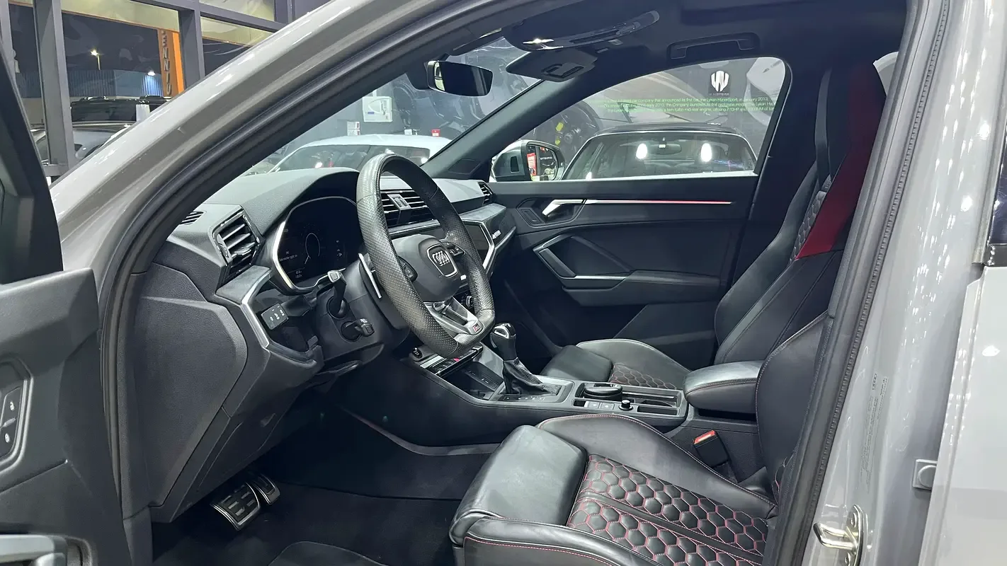 Audi RS Q3 2.5 l, 400 hp, بنزين, robot, Four-wheel drive (4WD) - 12