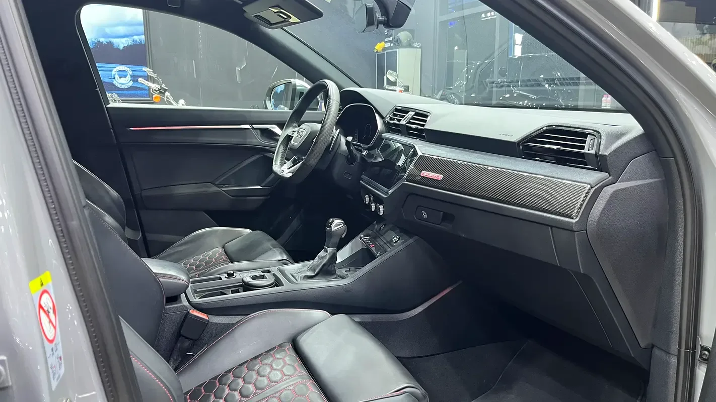 Audi RS Q3 2.5 l, 400 hp, بنزين, robot, Four-wheel drive (4WD) - 14