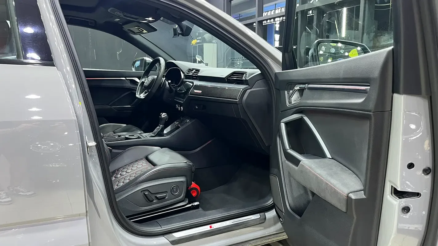 Audi RS Q3 2.5 l, 400 hp, بنزين, robot, Four-wheel drive (4WD) - 13
