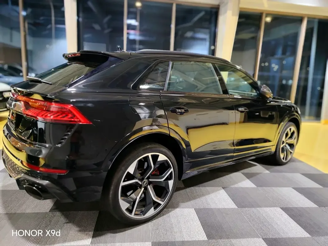 Audi RS Q8 4.0 AT 4WD (600 حصان) - 4