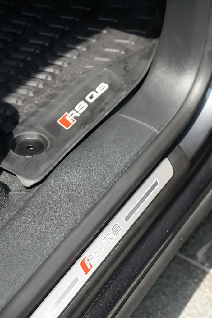 Audi RS Q8 4.0 AT 4WD (600 حصان) - 18