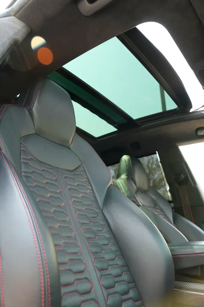 Audi RS Q8 4.0 AT 4WD (600 حصان) - 19