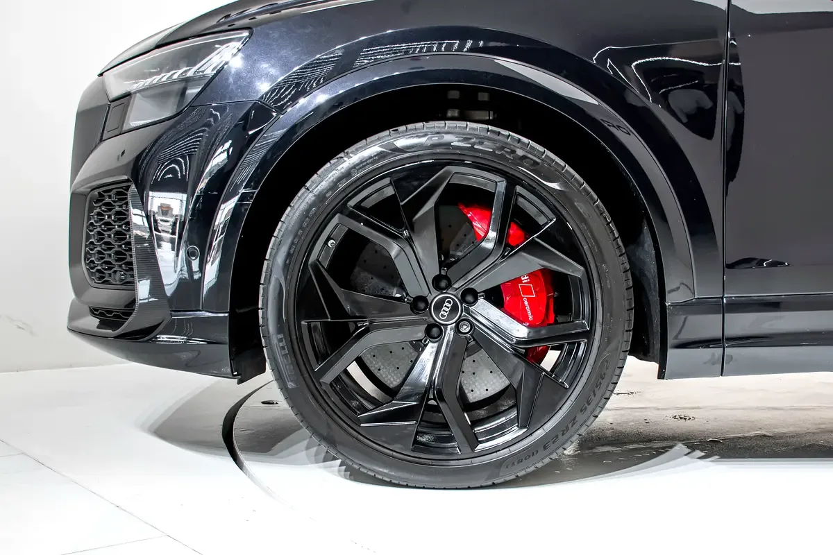Audi RS Q8 4.0 AT 4WD (600 حصان) - 17
