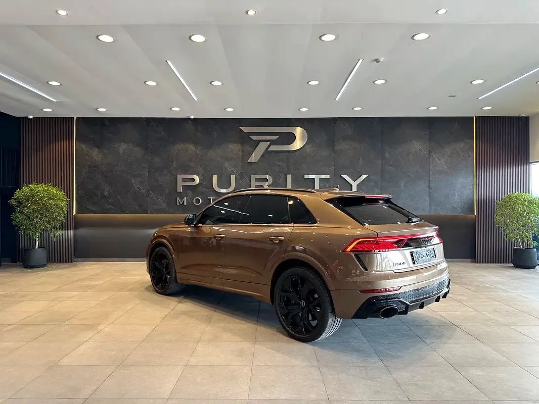 Audi RS Q8 4.0 AT 4WD (600 حصان) - 2