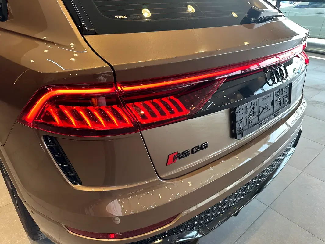 Audi RS Q8 4.0 AT 4WD (600 حصان) - 13