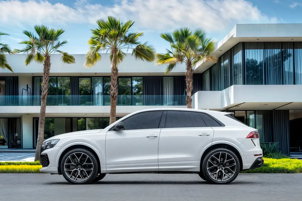 Audi RS Q8 4.0 AT AWD (600 حصان) - 2
