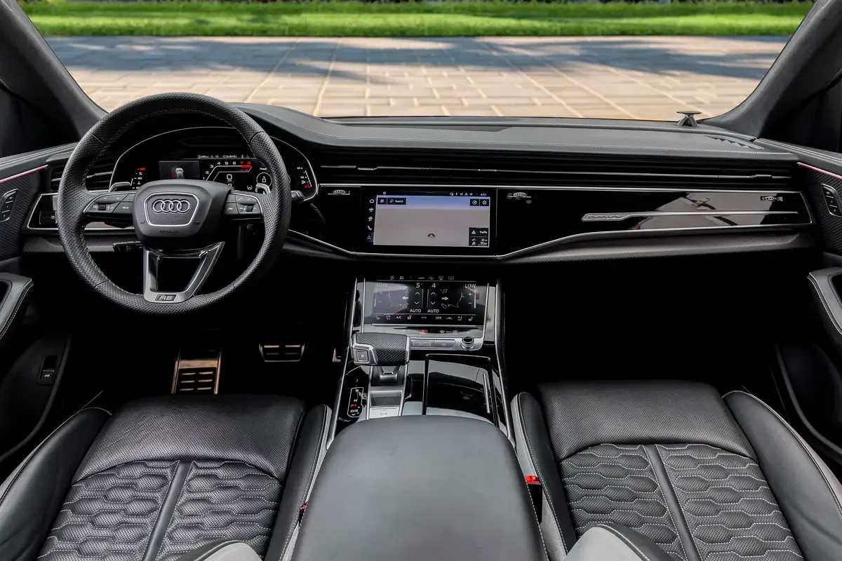 Audi RS Q8 4.0 AT AWD (600 حصان) - 8