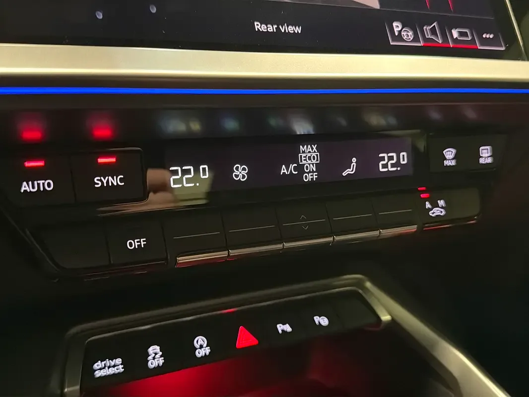 Audi S3 2.0 AMT 4WD (290 حصان) - 13