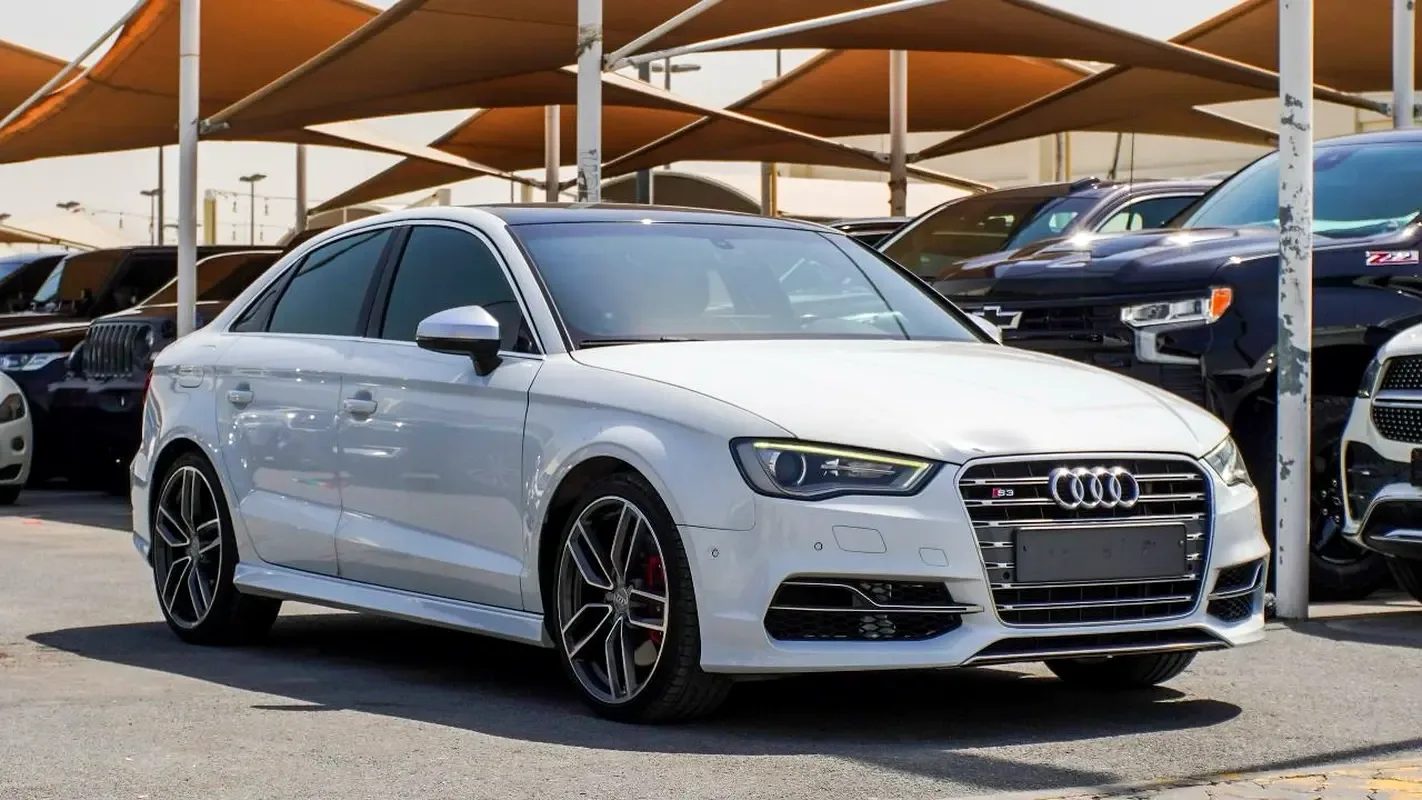 Audi S3 2.0 TFSI S tronic quattro (300 حصان) - 2