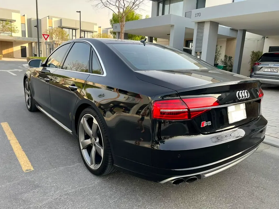 Audi S8 4.0 AT 4WD (520 hp) - 11