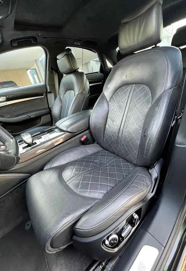 Audi S8 4.0 AT 4WD (520 hp) - 13