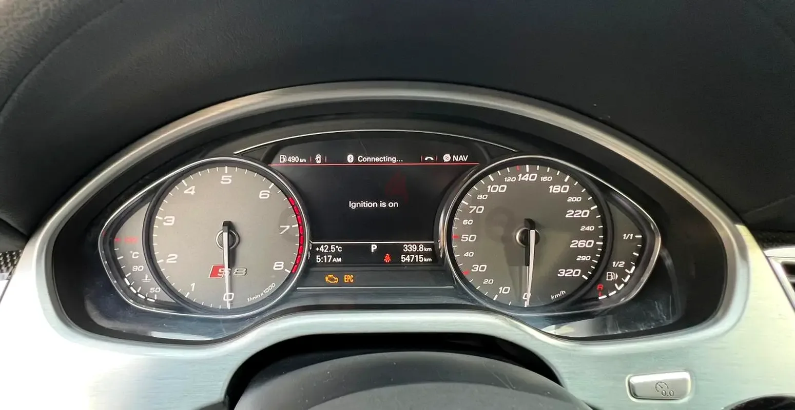 Audi S8 4.0 AT 4WD (520 hp) - 16