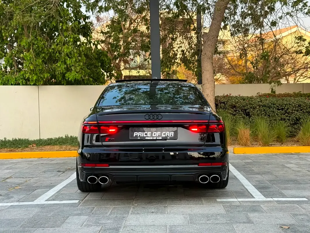 Audi S8 4.0 AT 4WD (571 hp) - 2