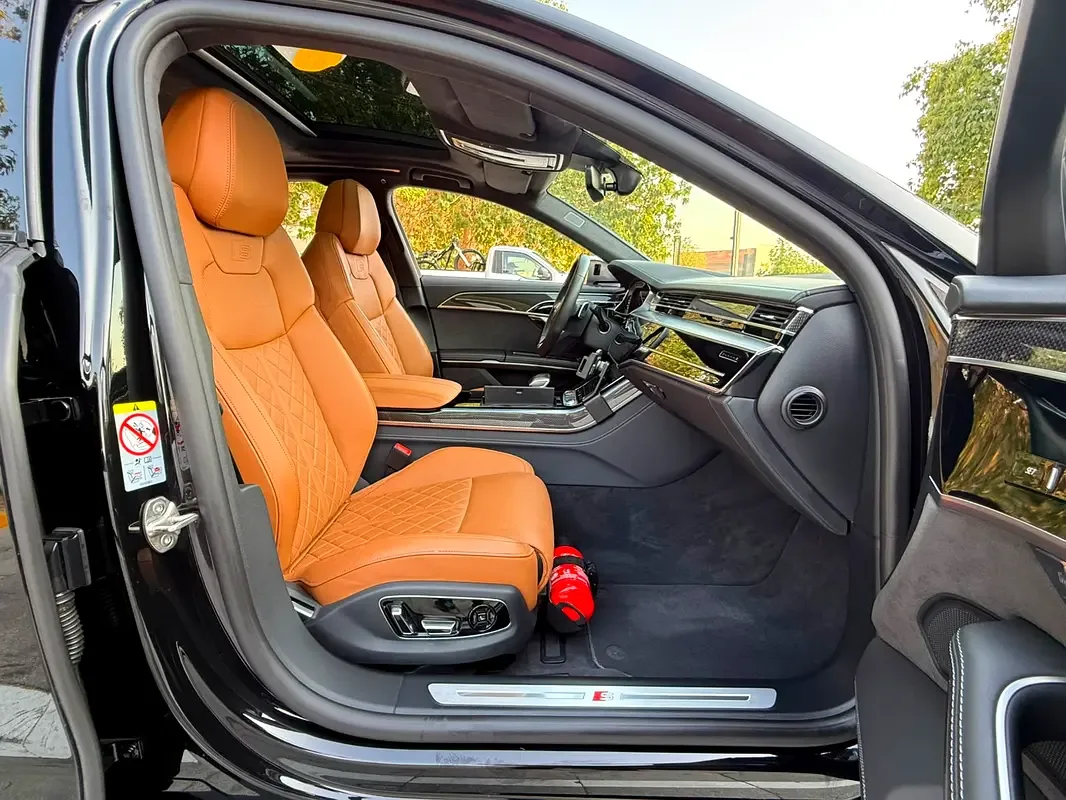 Audi S8 4.0 AT 4WD (571 hp) - 10