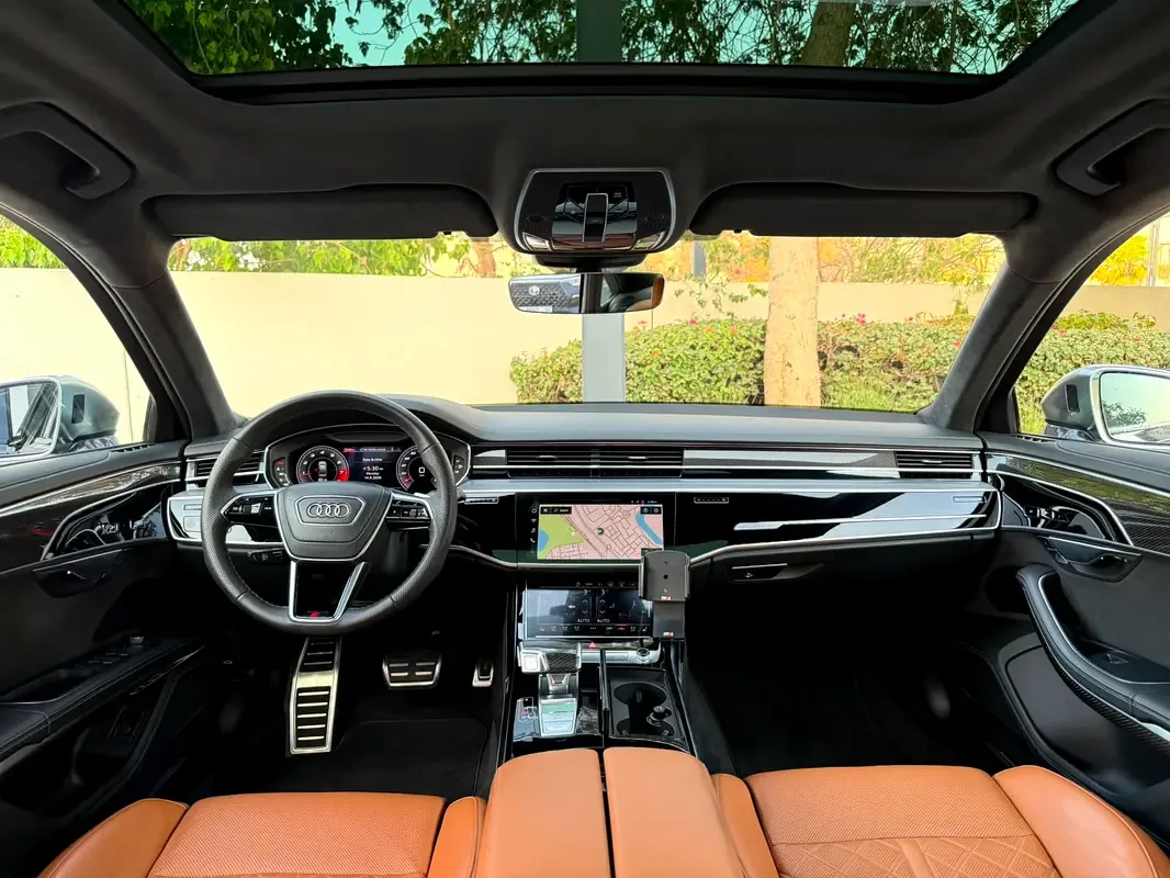 Audi S8 4.0 AT 4WD (571 hp) - 13