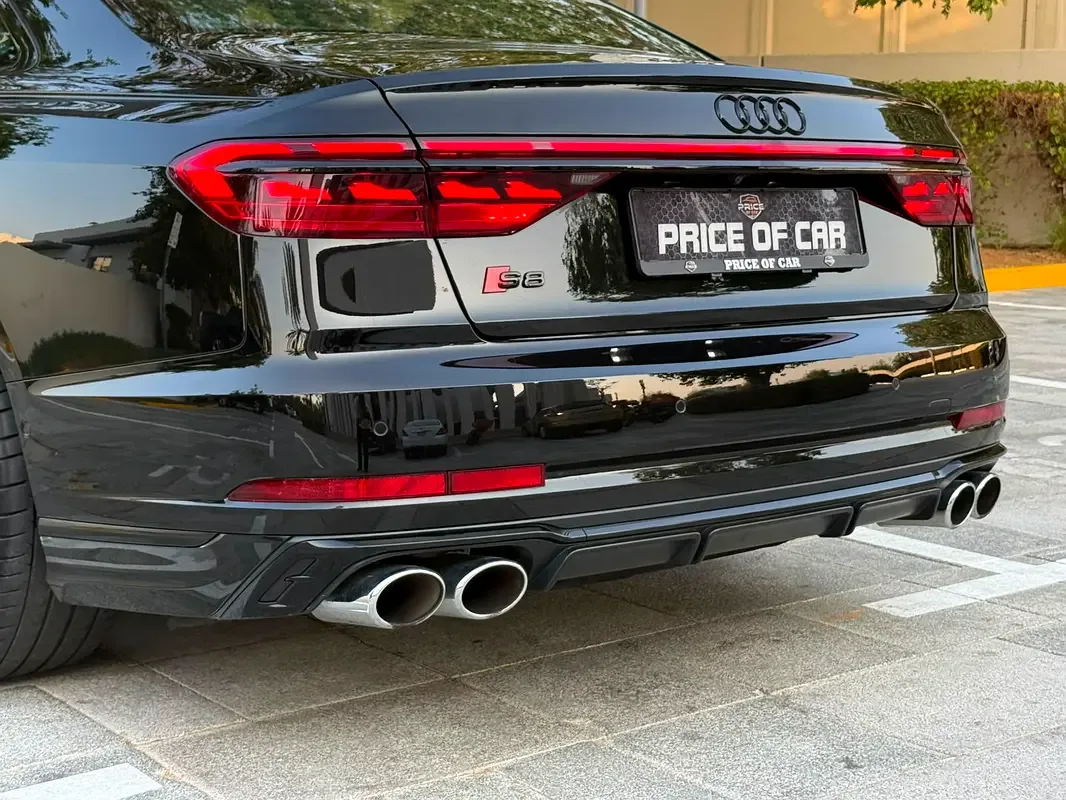 Audi S8 4.0 AT 4WD (571 hp) - 18