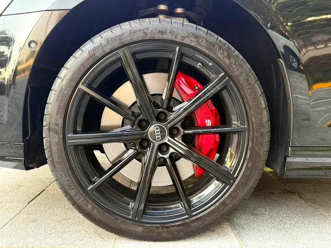 Audi S8 4.0 AT 4WD (571 hp) - 20