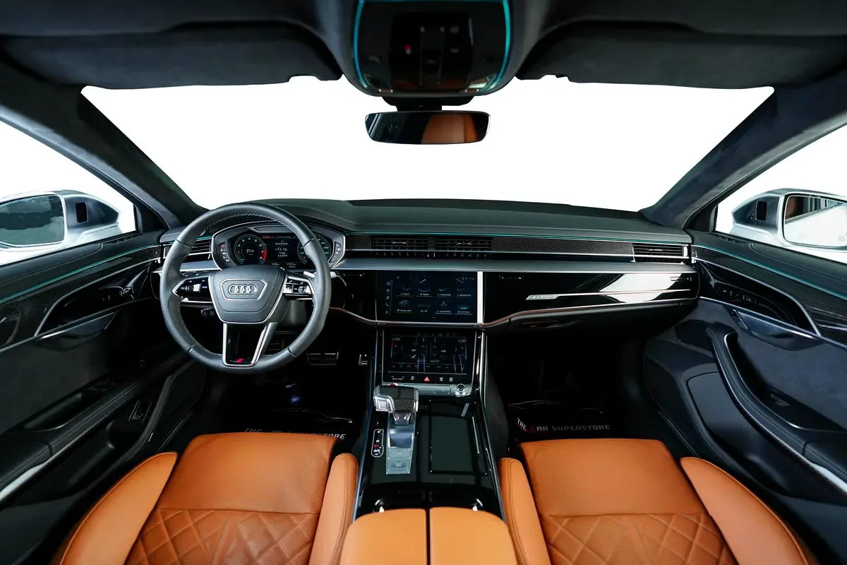 Audi S8 4.0 AT 4WD (571 hp) - 10