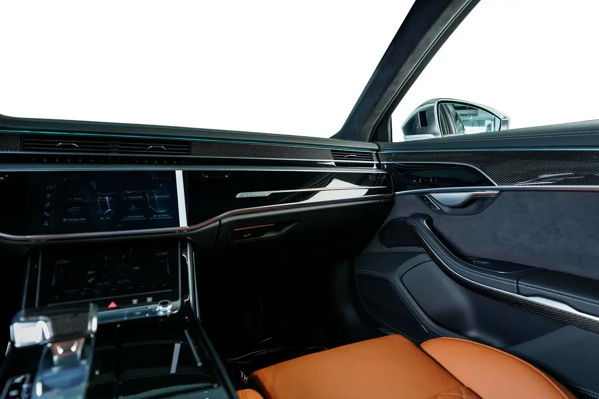 Audi S8 4.0 AT 4WD (571 hp) - 11