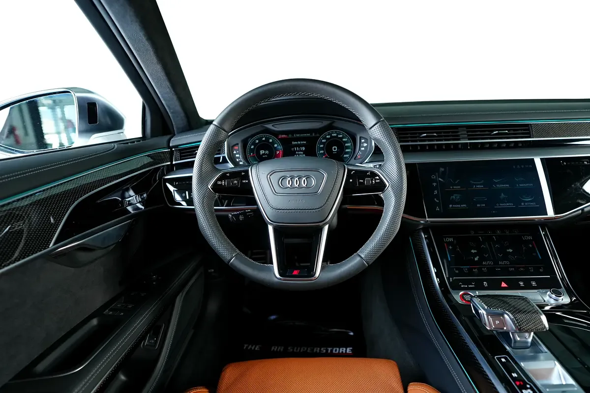 Audi S8 4.0 AT 4WD (571 hp) - 14