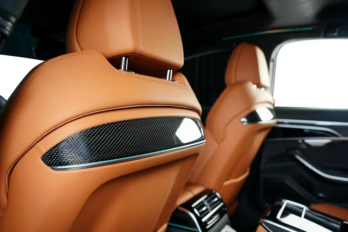 Audi S8 4.0 AT 4WD (571 hp) - 18